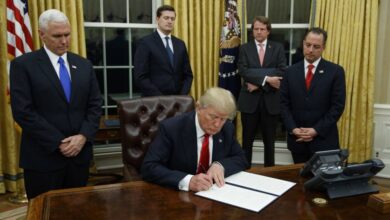 trump transfiere poder