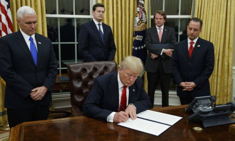 trump transfiere poder