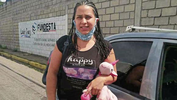 venezolana roba a peruano