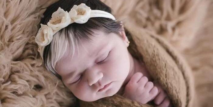 niña con canas