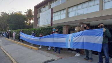 Siguen las protestas en Buenos Aires para exigir clases presenciales