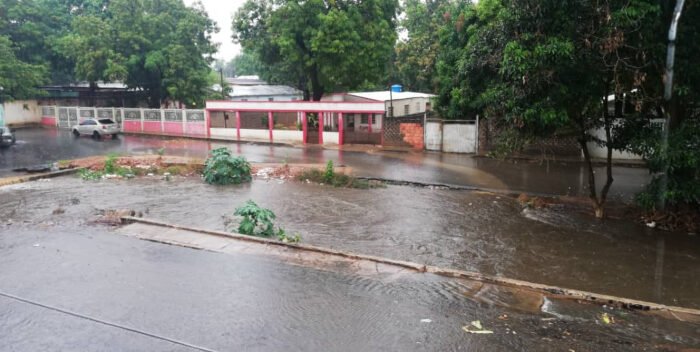 Sectores del Zulia en riesgo de inundación y sin electricidad