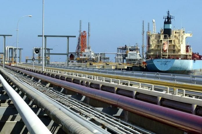 Mayor refinación de combustibles genera escasez de diluyentes para el petróleo de exportación de Pdvsa
