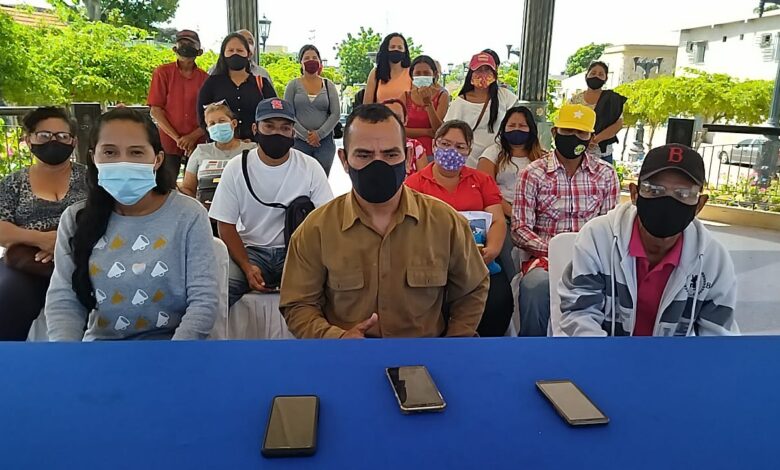 militantes se retiran