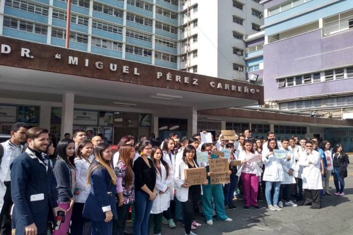 renuncia de medicos