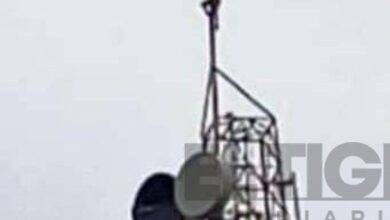 hombre en la torre