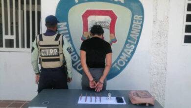 joven detenida