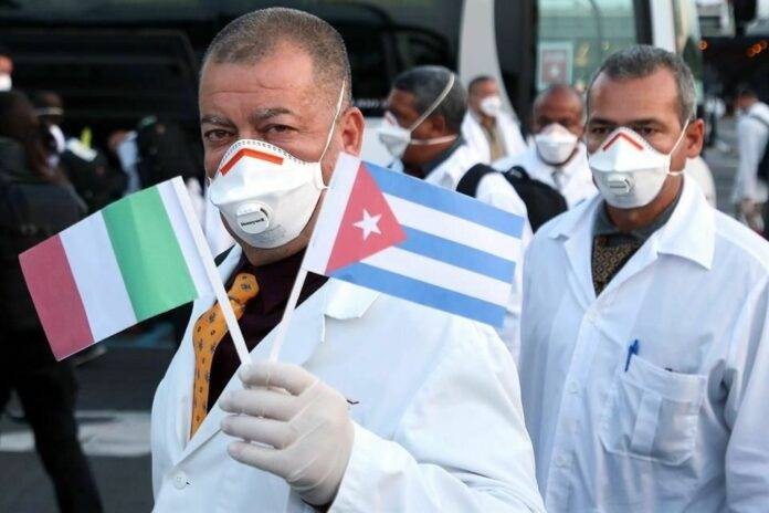 medicos cubanos