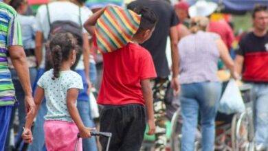 niños mercado